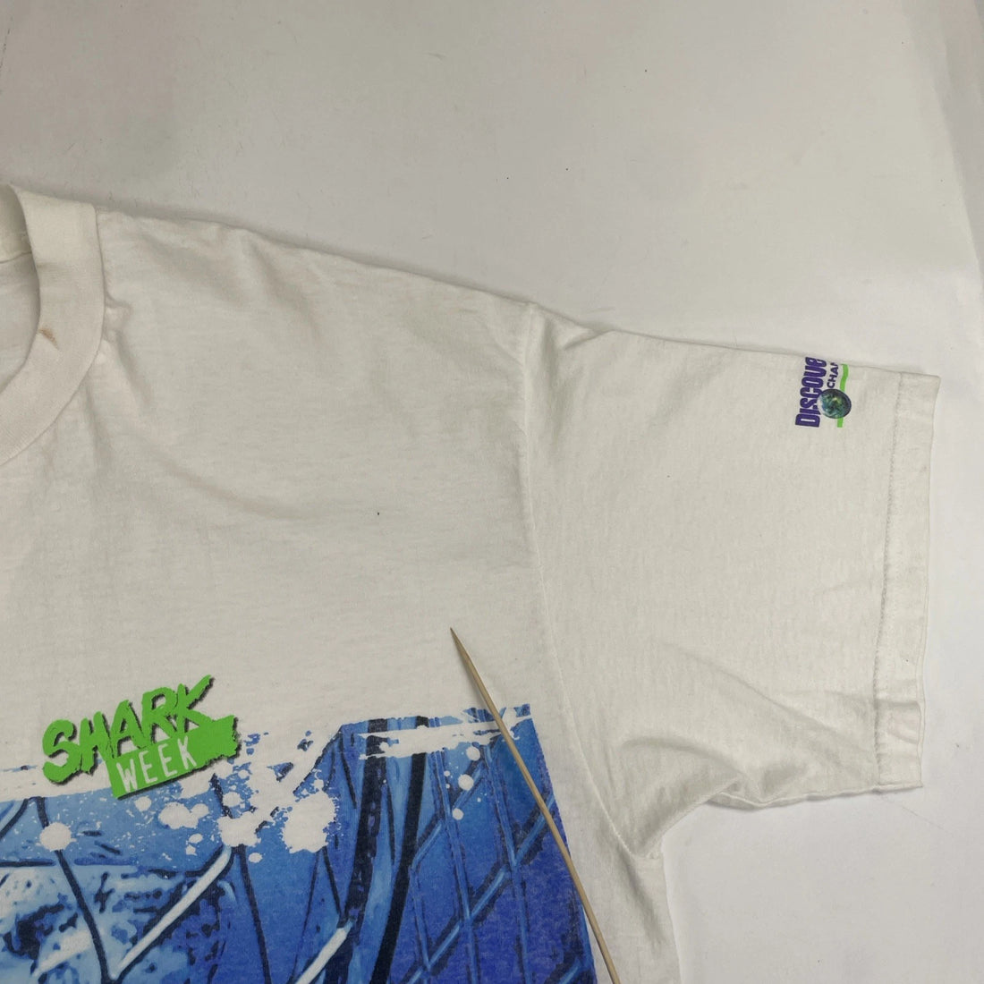 Vintage Shark Week Discovery Channel T-Shirt Size XL Wrap Around