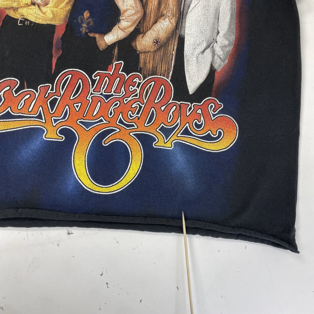 Vintage The Oak Ridge Boys T-Shirt Size Medium Cropped 90s
