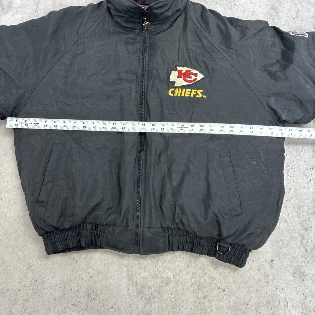 Vintage Kansas City Chiefs Pro Player Puffer Jacket Size XL NFL