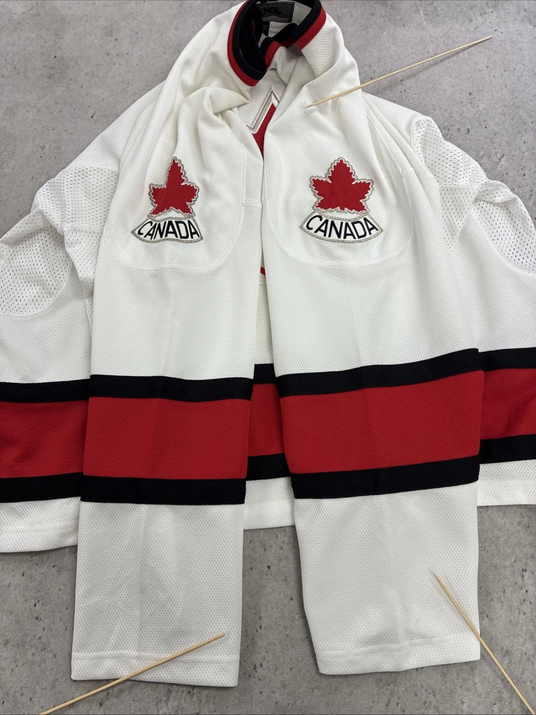 Vintage Team Canada Nike Hockey Jersey Size XL IIHF