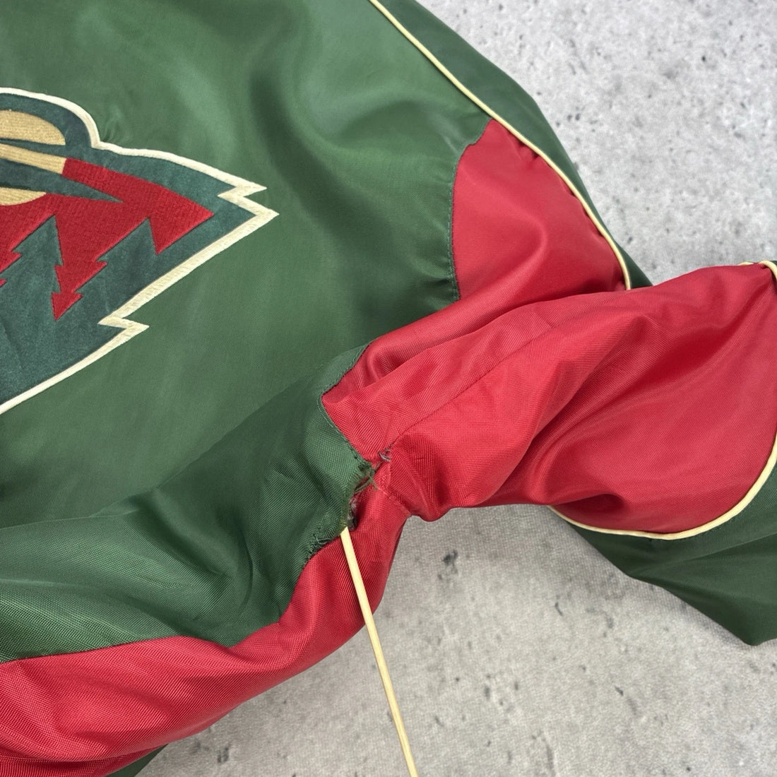 Minnesota Wild G-III Jacket Size Medium NHL