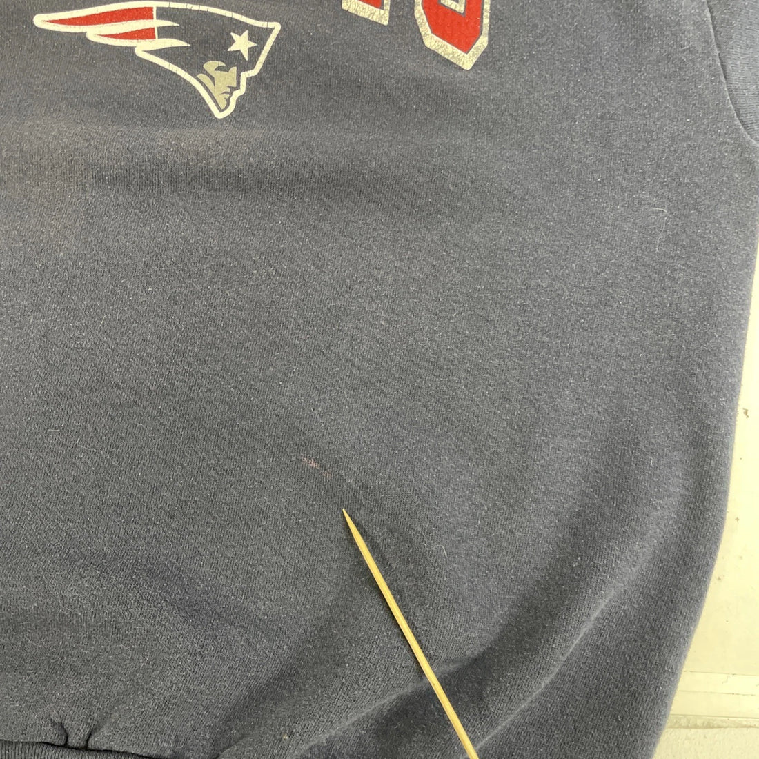 New England Patriots Sweatshirt Crewneck Size Large NFL