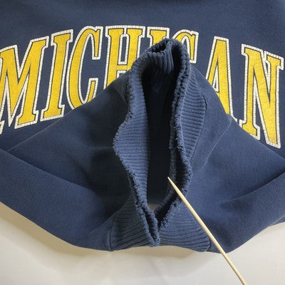 Vintage Michigan Wolverines Crest Crewneck Sweatshirt Size Medium NCAA