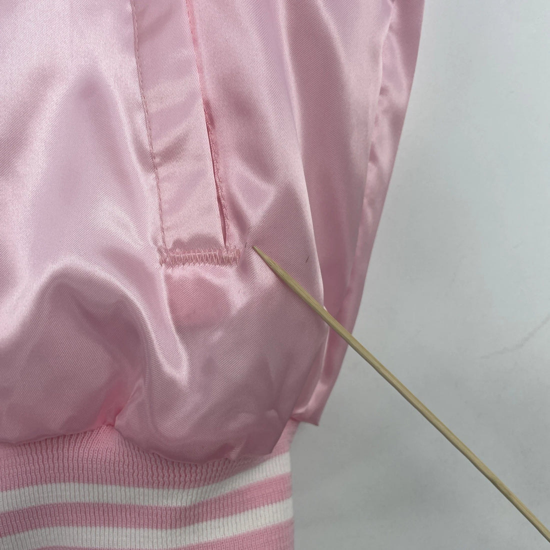 Vintage Dezerland Hot Rod Satin Bomber Jacket Size Large Pink