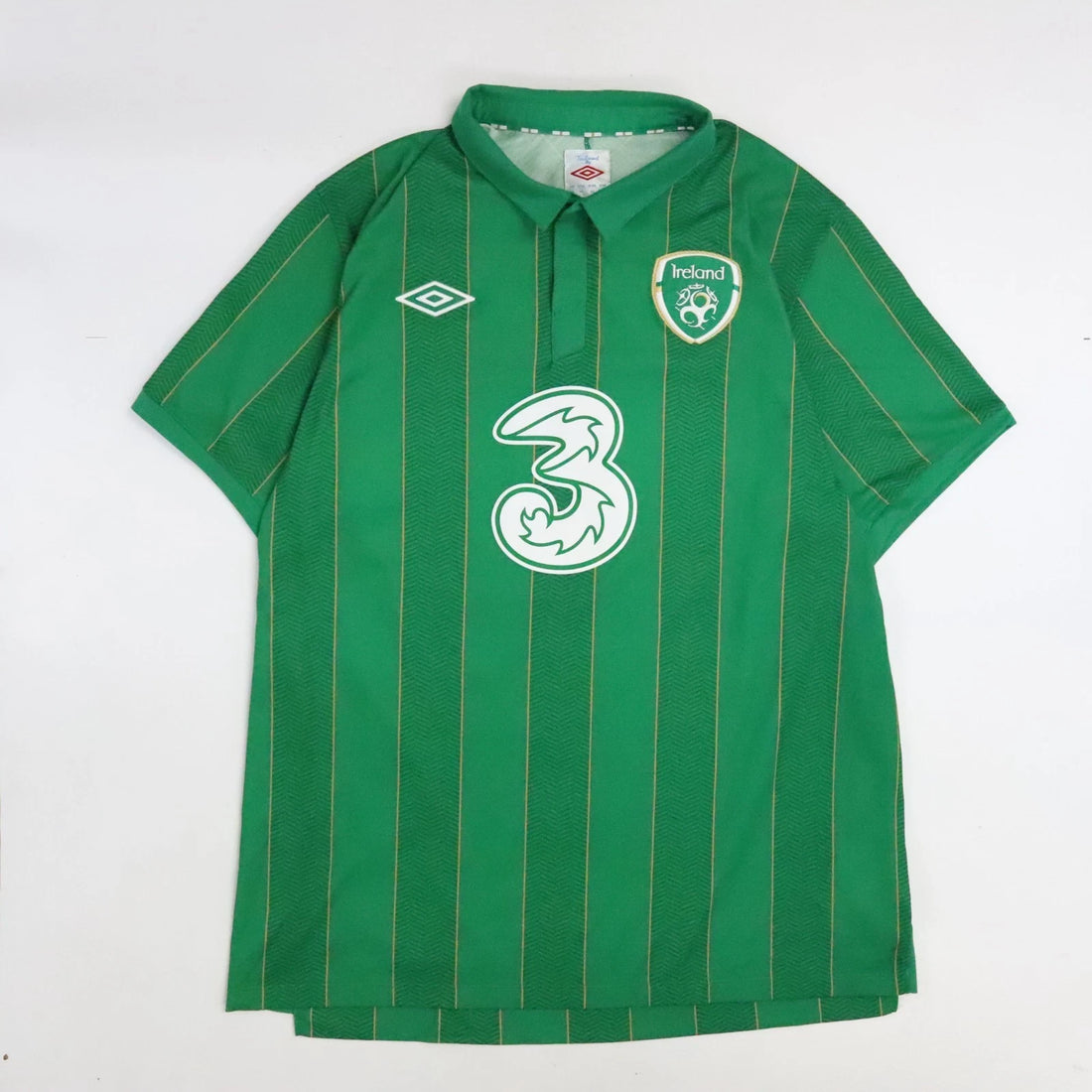 Ireland Umbro Soccer Football Jersey Size 44 FIFA