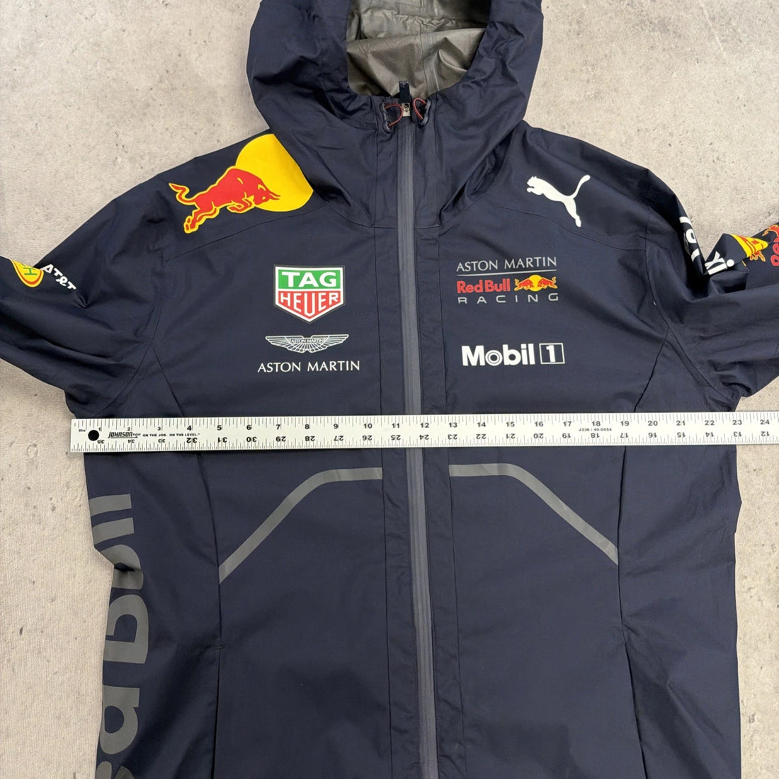 Red Bull Racing Puma Windbreaker Jacket Size Medium