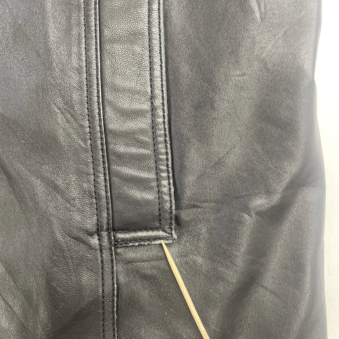 Danier Leather Coat Jacket Womens Size Large Black