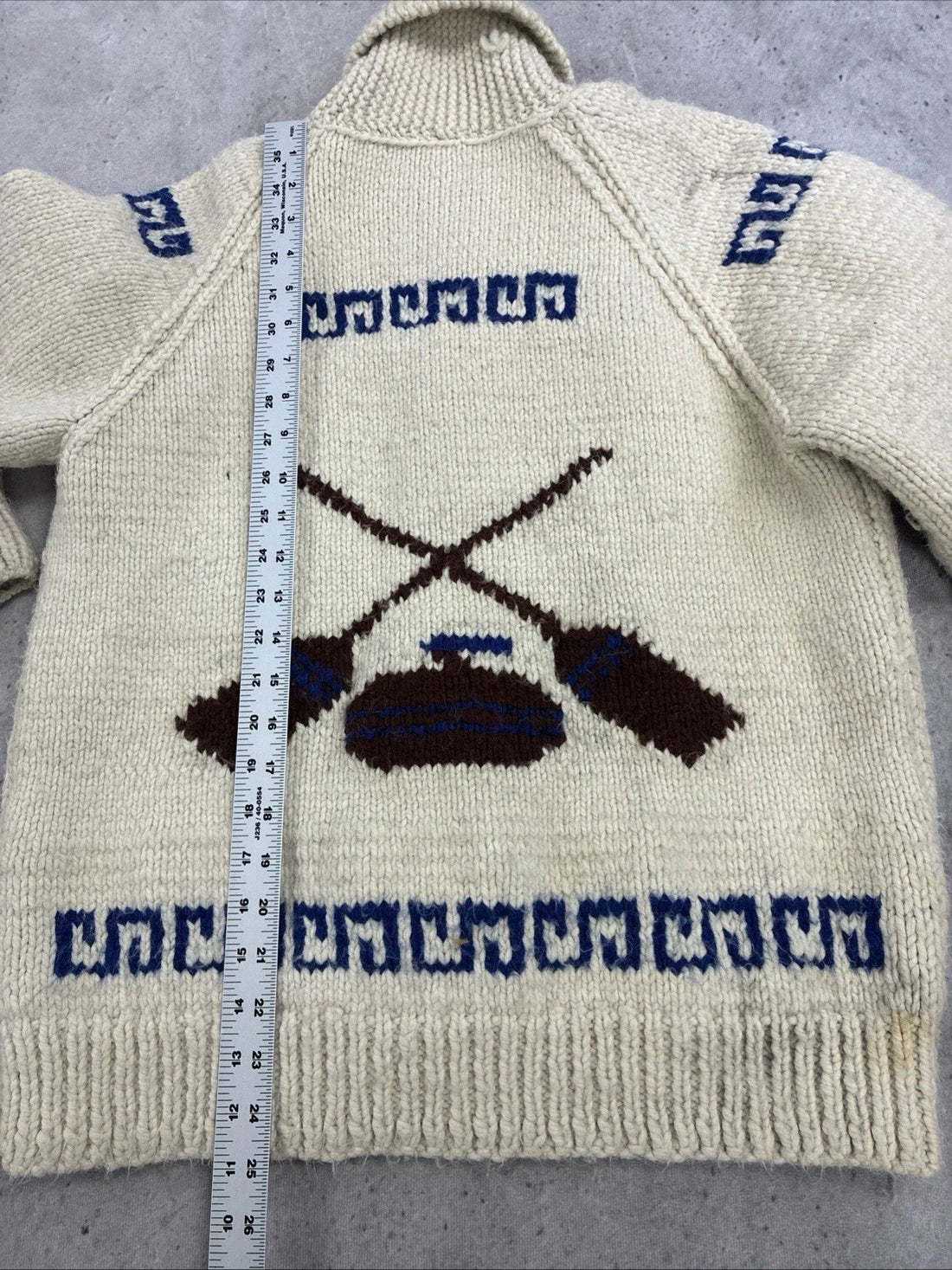 Curling Wool Knit Cowichan Sweater Size Small Vintage