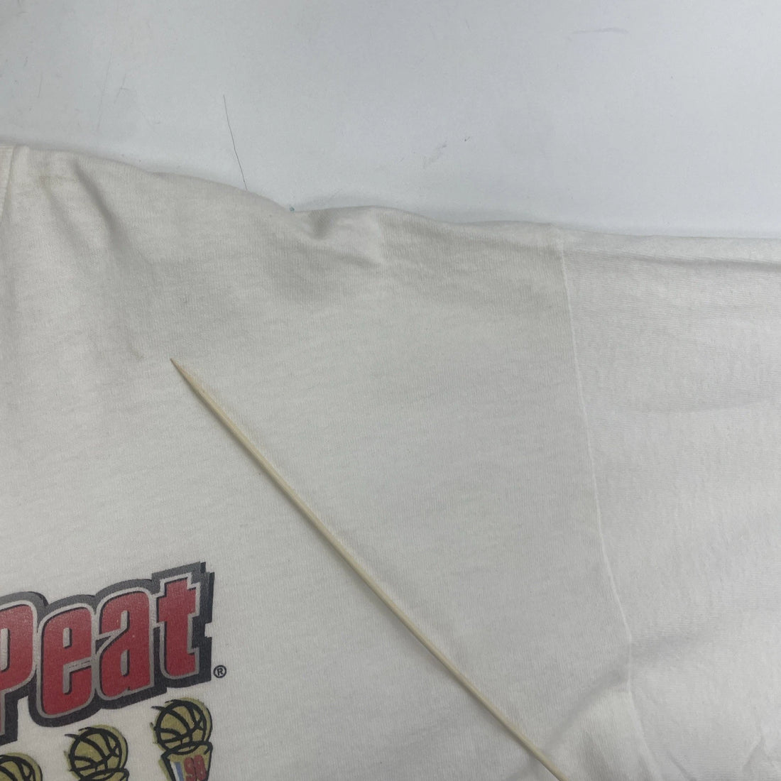 Vintage Chicago Bulls Repeat 3-Peat NBA Champions T-Shirt Size XL 90s