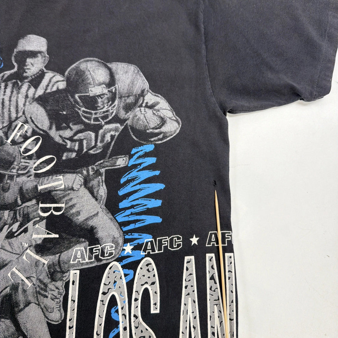 Vintage Los Angeles Raiders T-Shirt Size Large Wrap Around 90s NFL