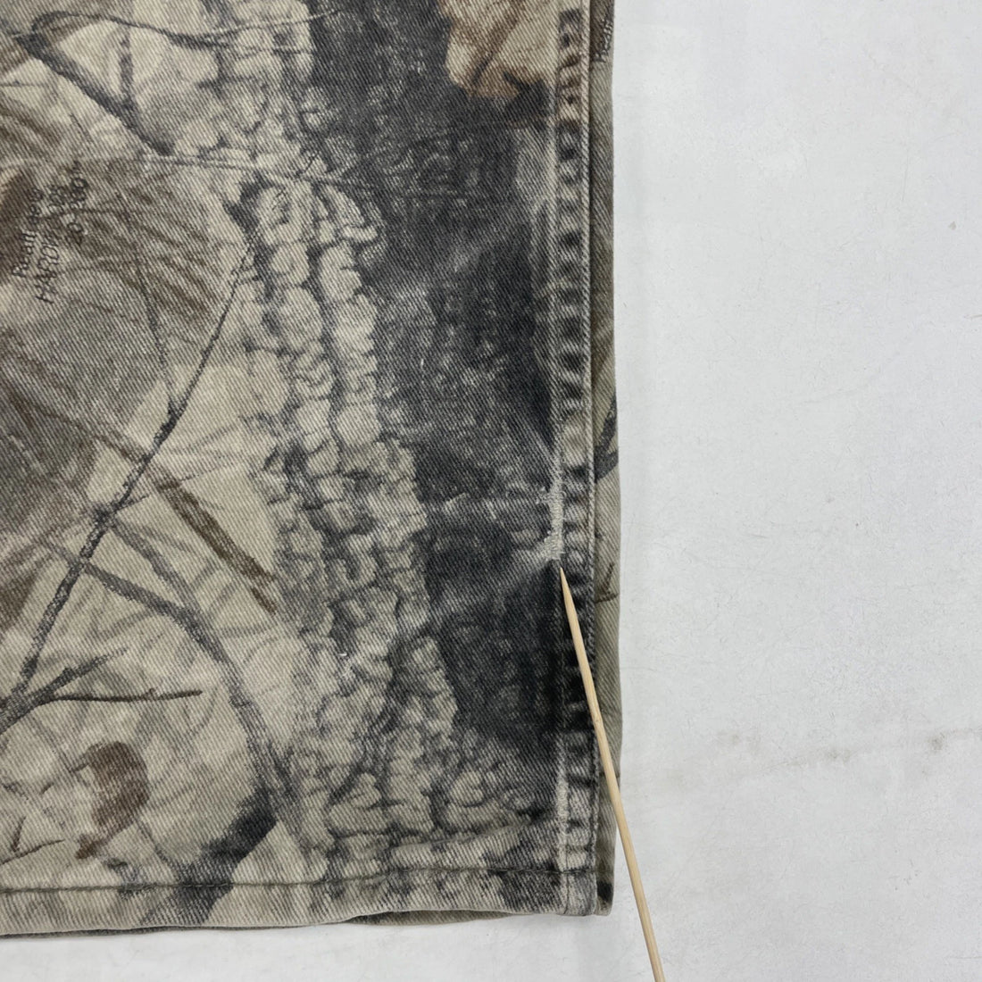 Vintage Wrangler Rugged Wear Realtree Hardwoods Camo Pants Size 36 X 32.5