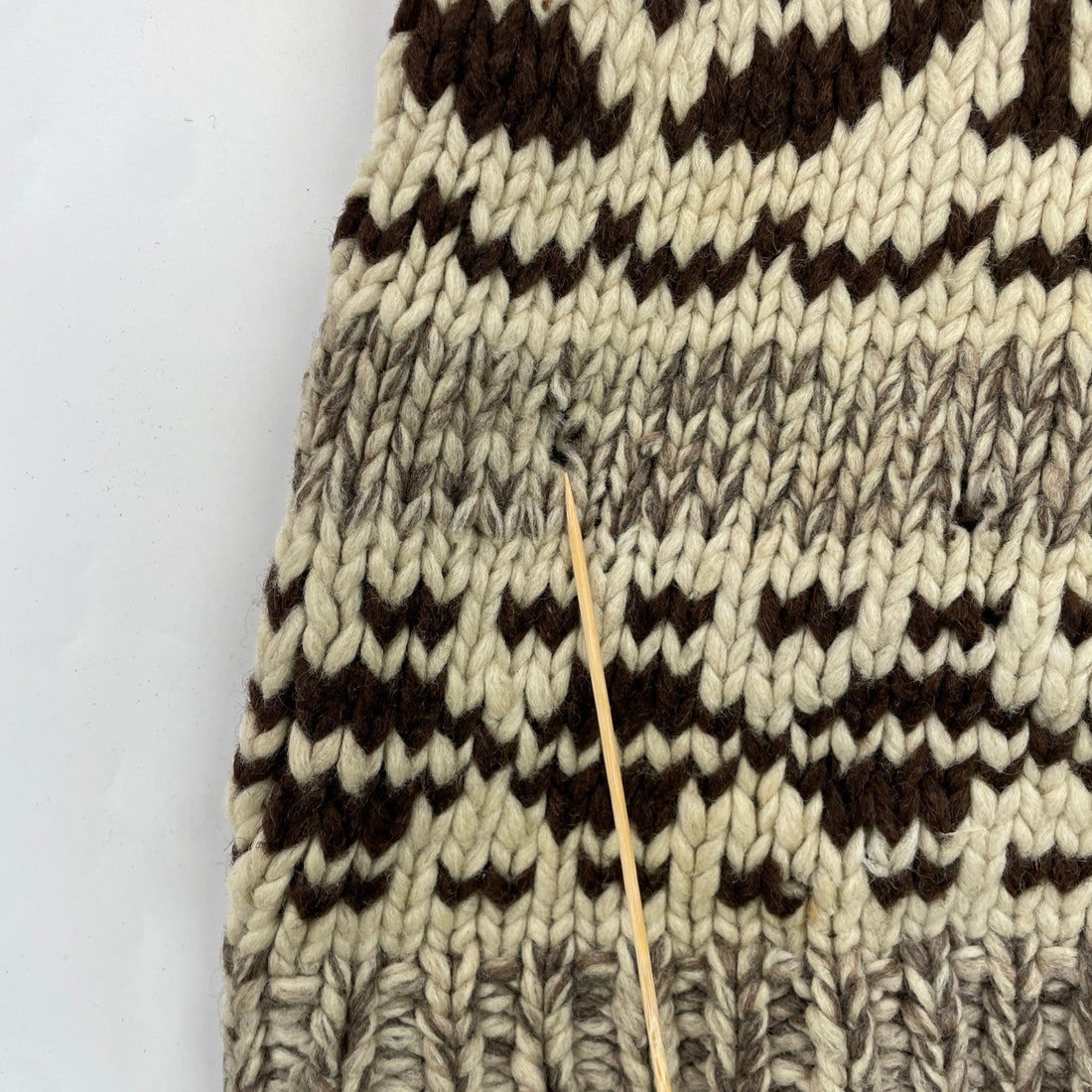 Vintage Snowflake Wool Knit Cowichan Sweater Size Medium