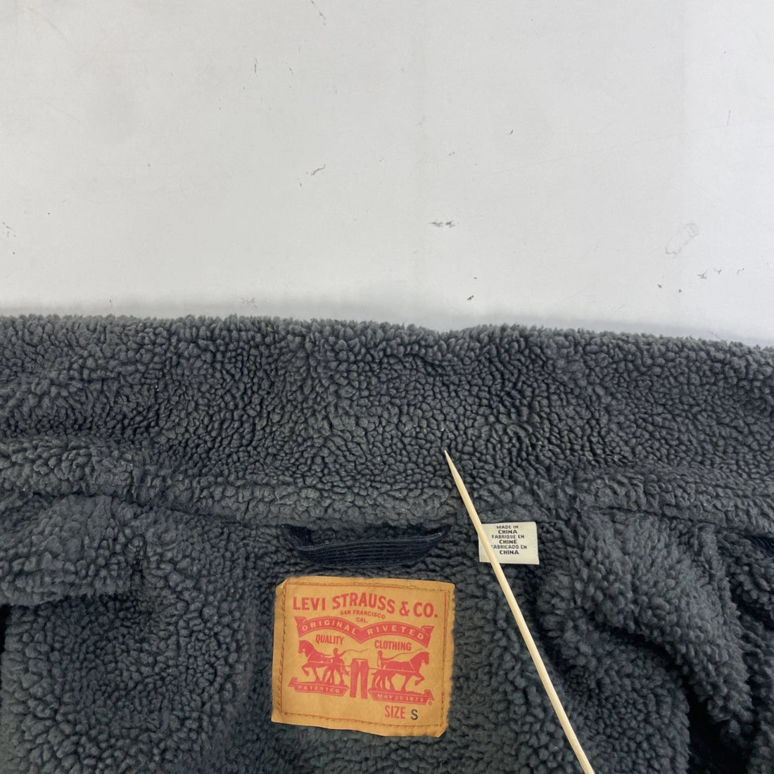 Levi's Sherpa Lined Corduroy Trucker Jacket Size Small Black
