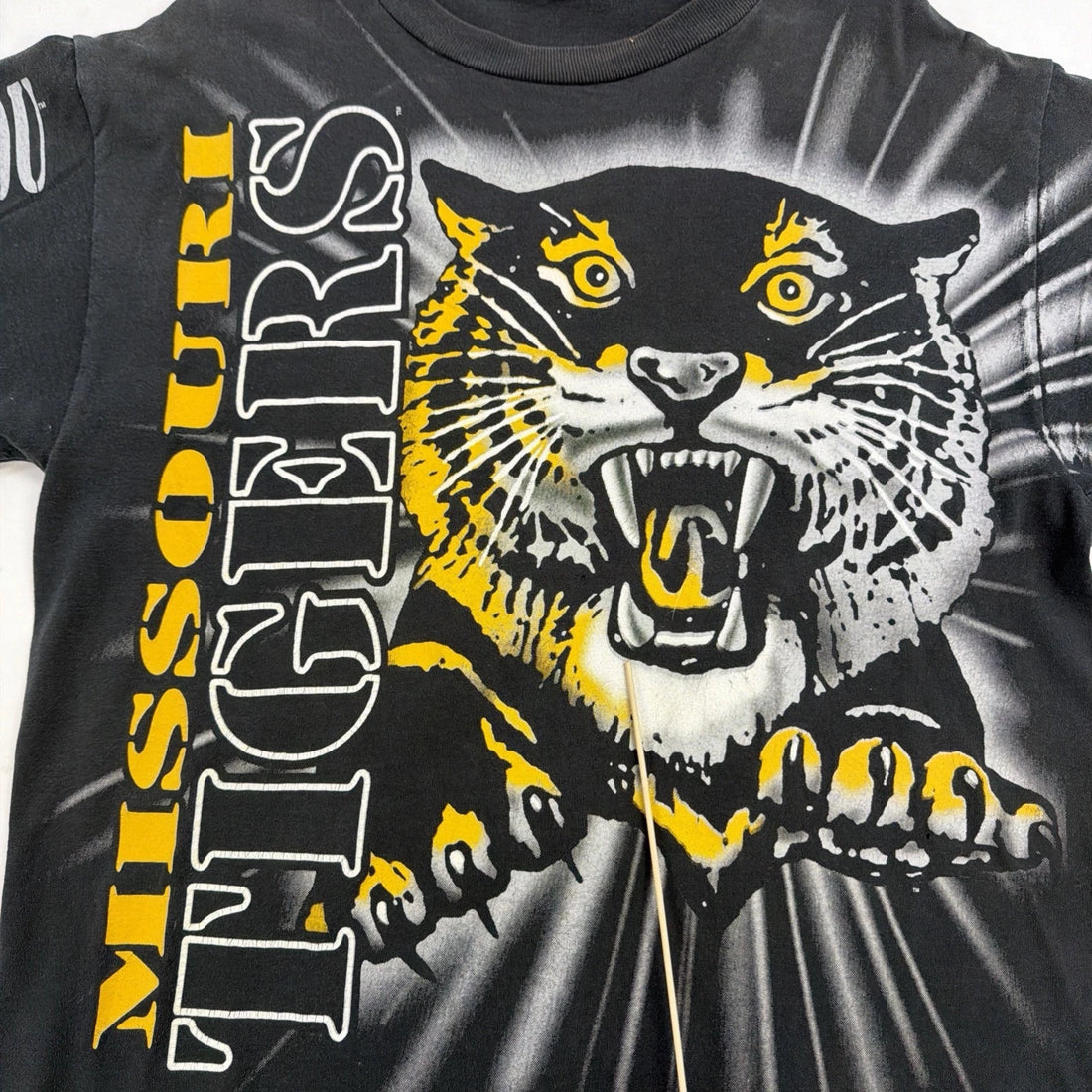Vintage Missouri Tigers T-Shirt Size XL All Over Print NCAA
