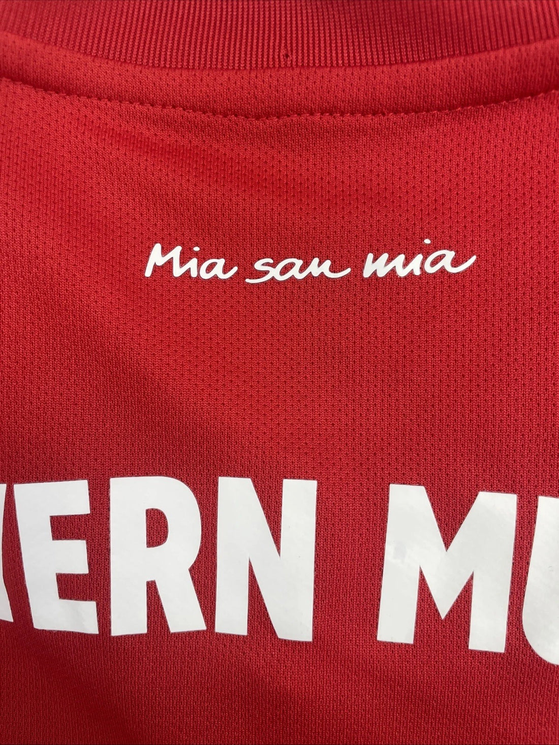 FC Bayern Munchen Adidas Soccer Football Jersey Size XL Long Sleeve Bundesliga