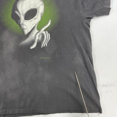 Vintage Alien Fashion Victim T-Shirt Size XL 1995 90s