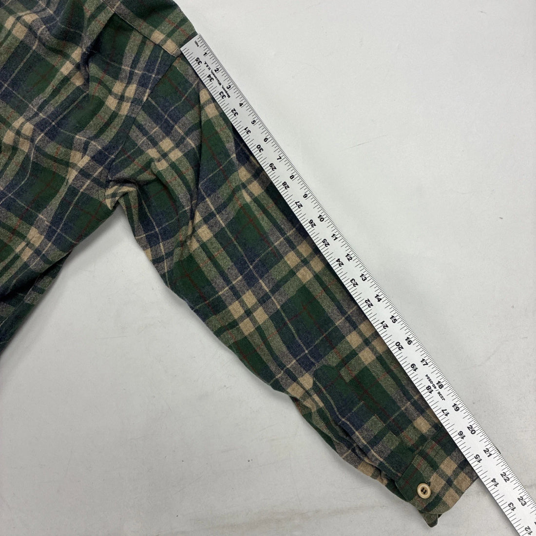 Vintage Pendleton Wool Board Button Up Shirt Size Medium Green Plaid