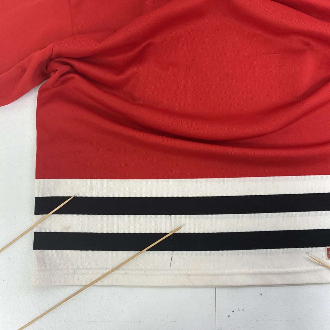 Vintage Chicago Blackhawks CCM Jersey Size Medium 90s NHL