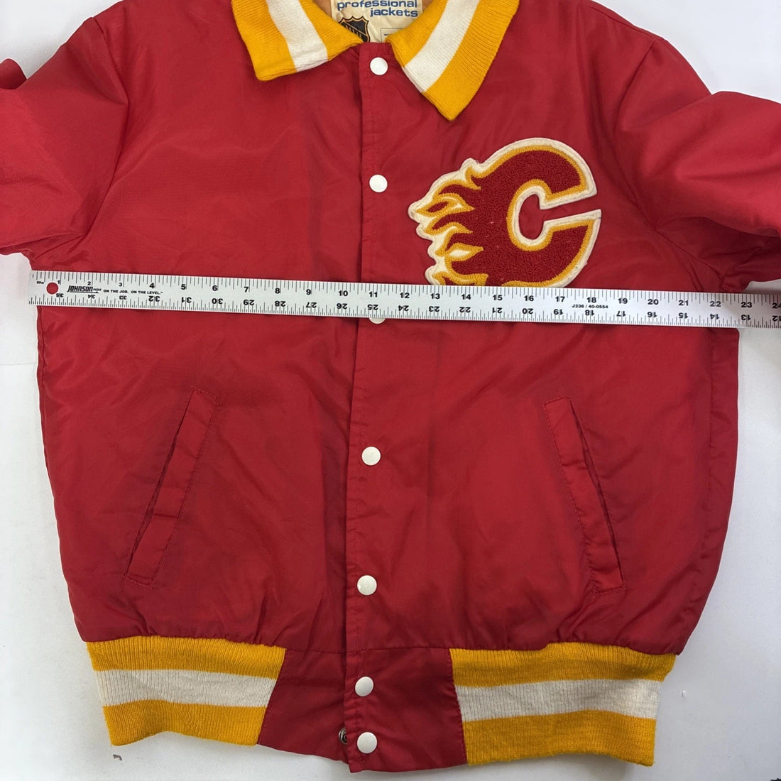 Vintage Calgary Flames Shain Canada Bomber Jacket Size Large NHL