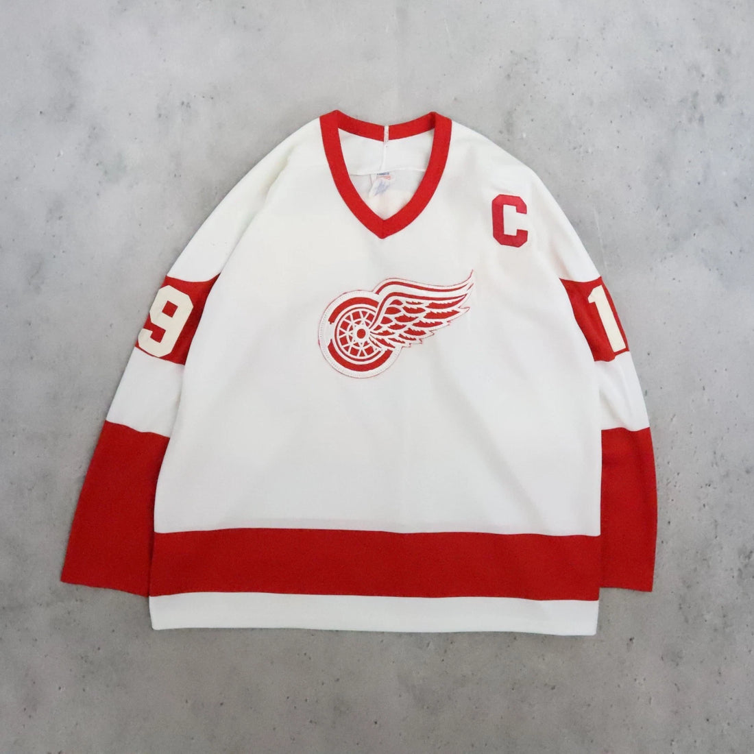 Vintage Detroit Red Wings Steve Yzerman CCM Jersey Size XL NHL