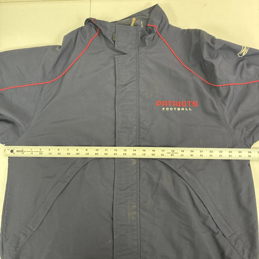 New England Patriots Reebok Windbreaker Light Jacket Size Large NFL