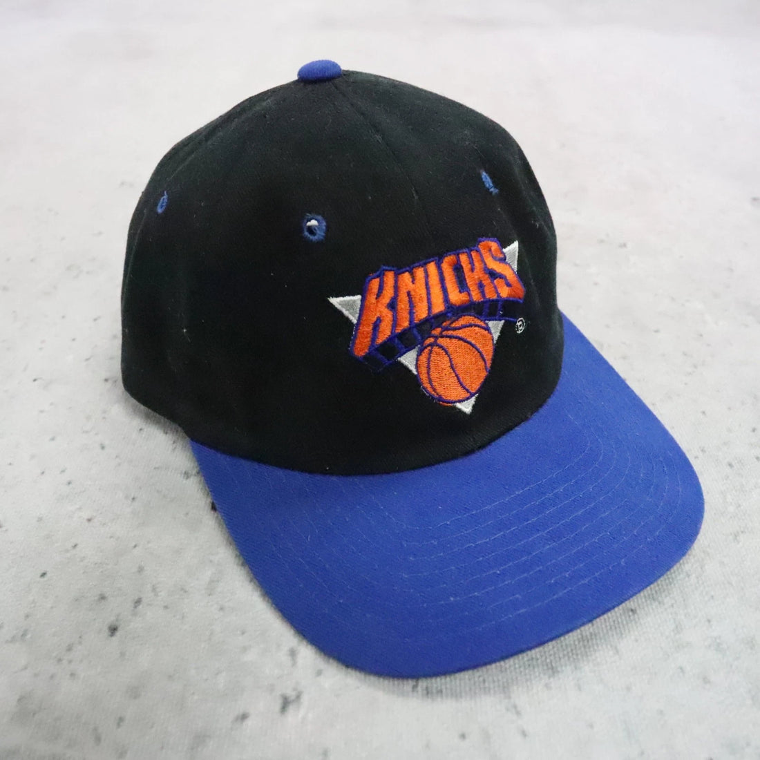 Vintage New York Knicks Starter Leather Strap Hat OSFA NBA
