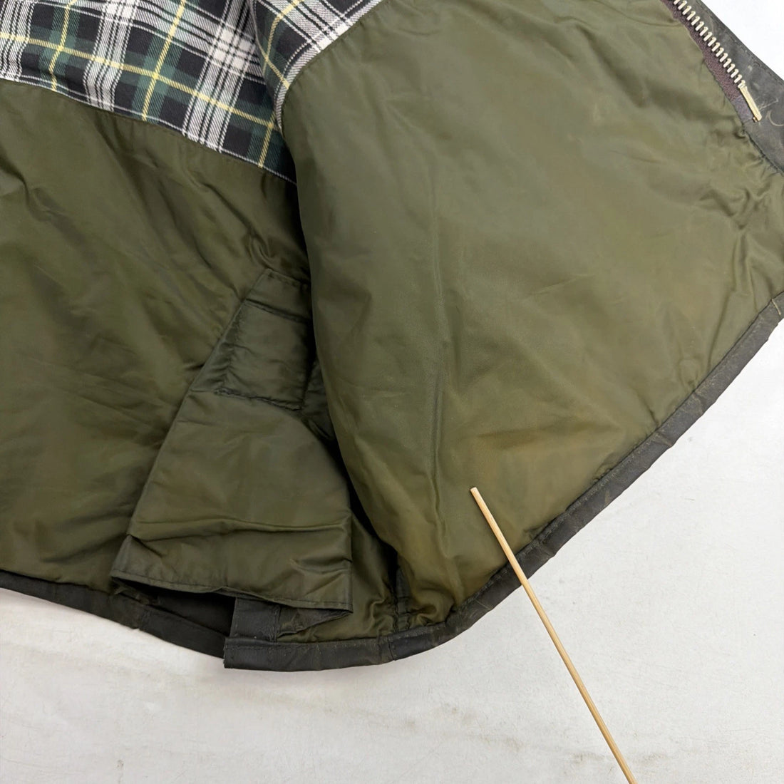 Barbour Waxed Cotton Vest Jacket XL Green Corduroy Collar