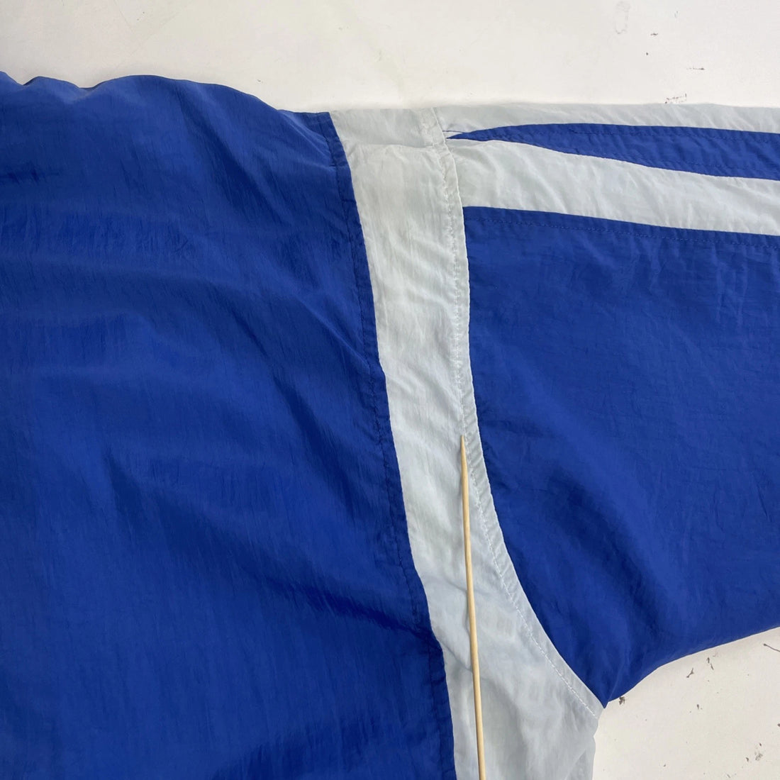 Vintage Adidas Windbreaker Light Jacket Size Large Blue