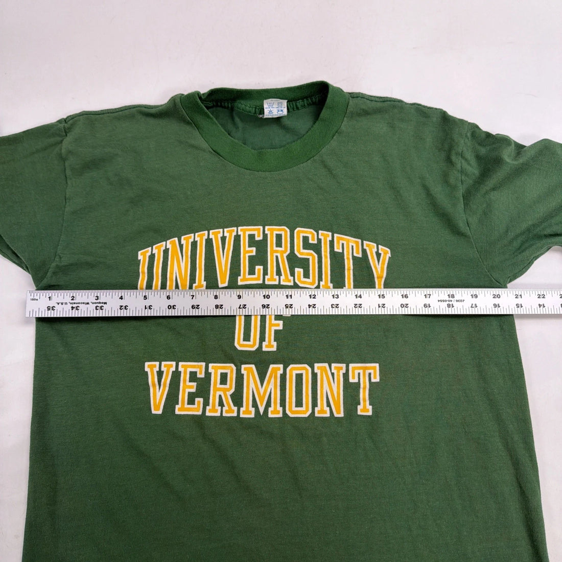 Vintage University of Vermont T-Shirt Size Medium Green 80s