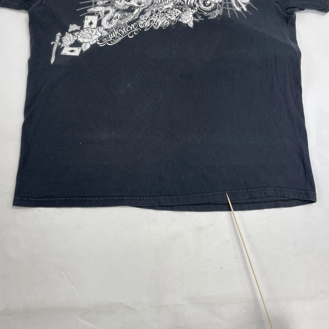 Vintage Quiksilver Snake Skull T-Shirt Size Large