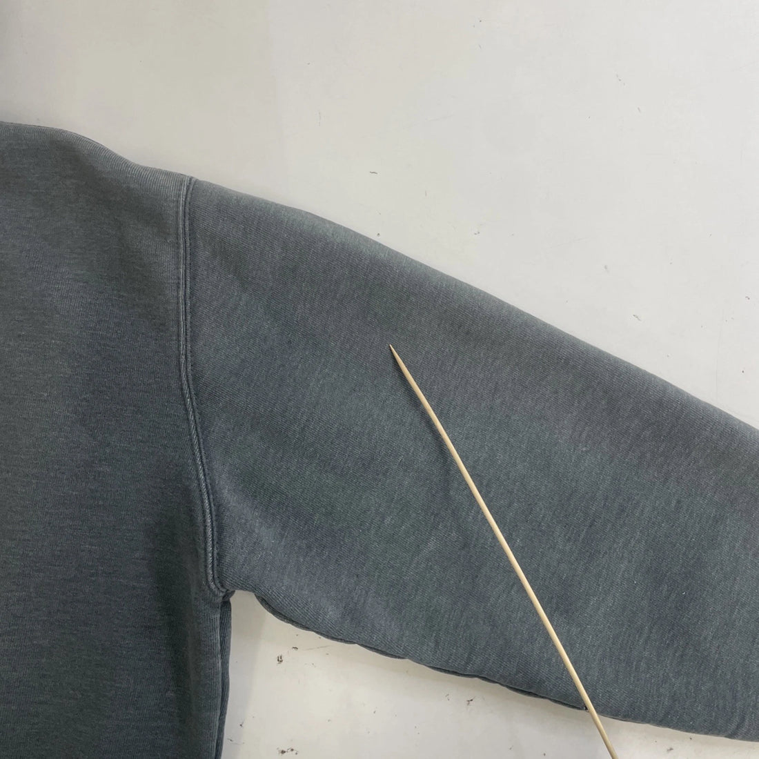 Carhartt Sweatshirt Hoodie Size Medium Gray Paint