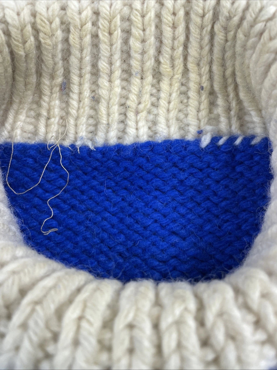 Vintage Quebec Fleur De Lis Wool Knit Sweater Size Large