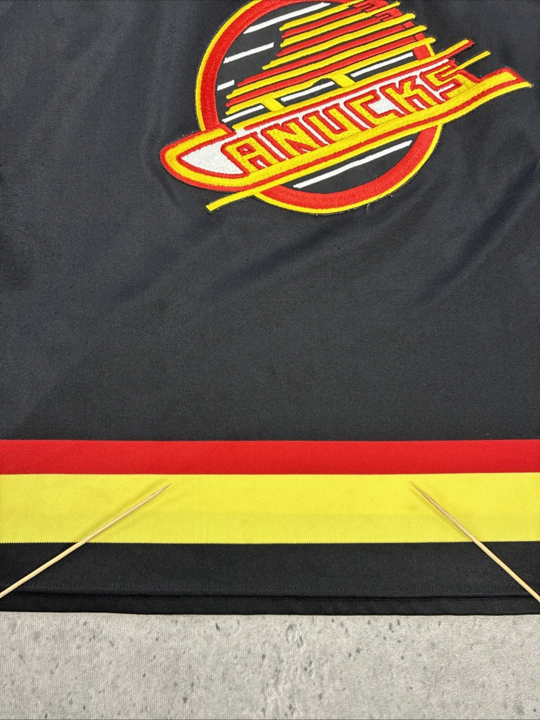 Vintage Vancouver Canucks CCM Jersey Size XL 90s NHL