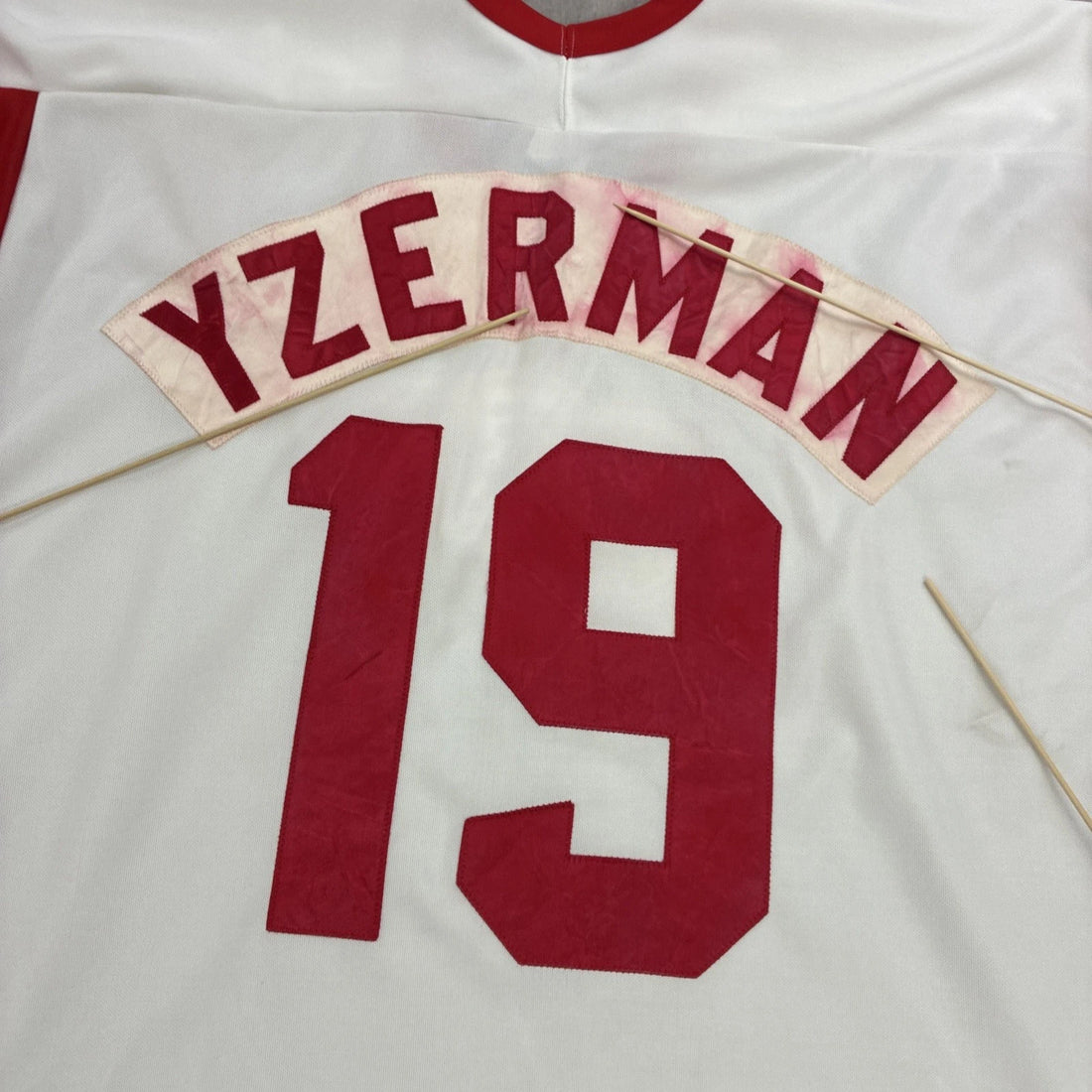 Vintage Detroit Red Wings Steve Yzerman CCM Jersey Size XL NHL