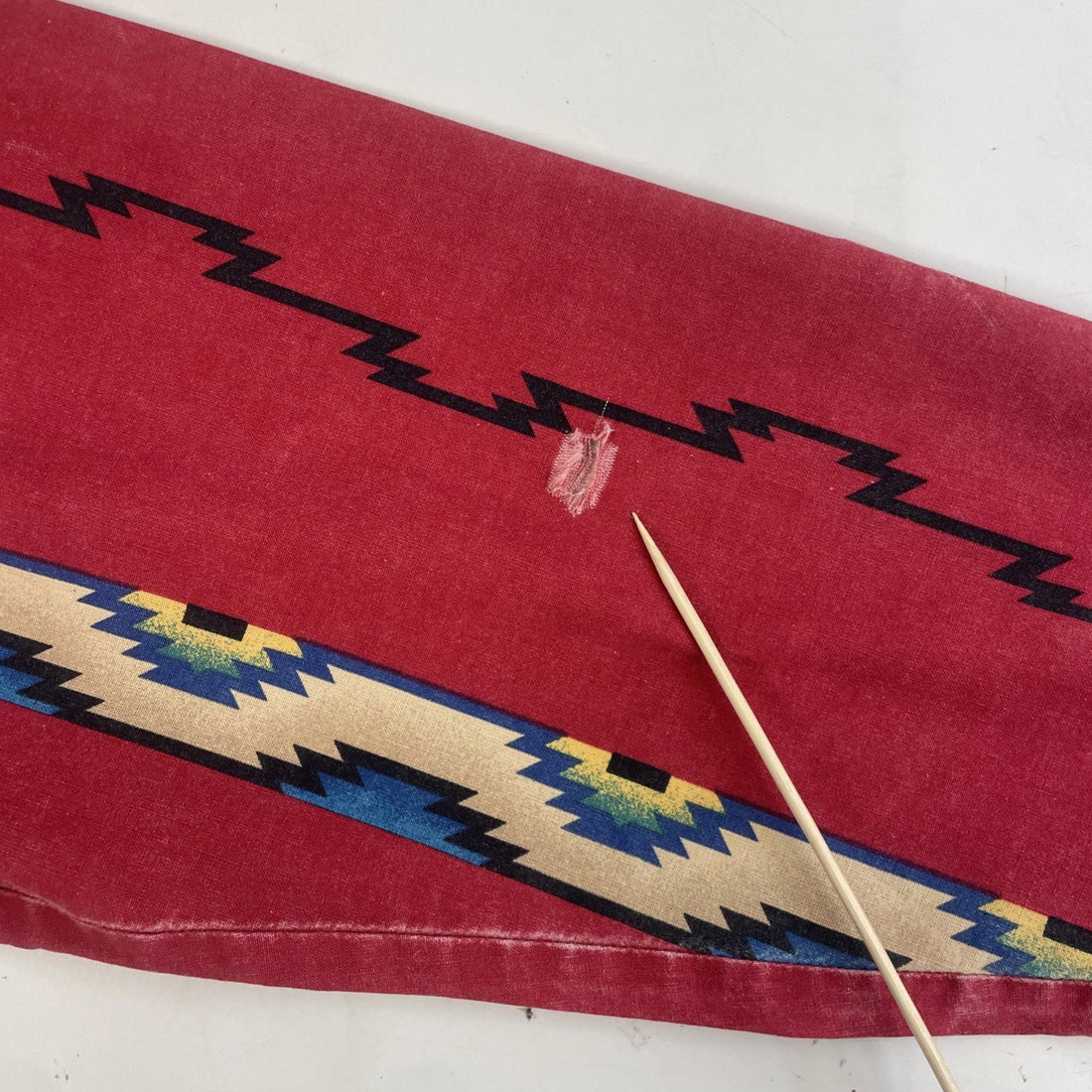 Vintage Wrangler Western Aztec Pearl Snap Shirt Size Medium Red