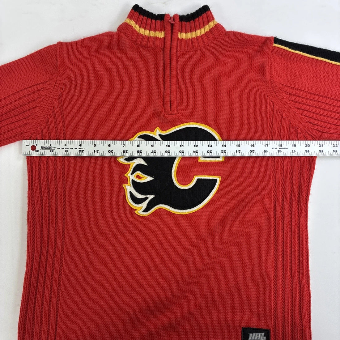 Calgary Flames 1/4 Zip Pullover Sweater Size Large NHL