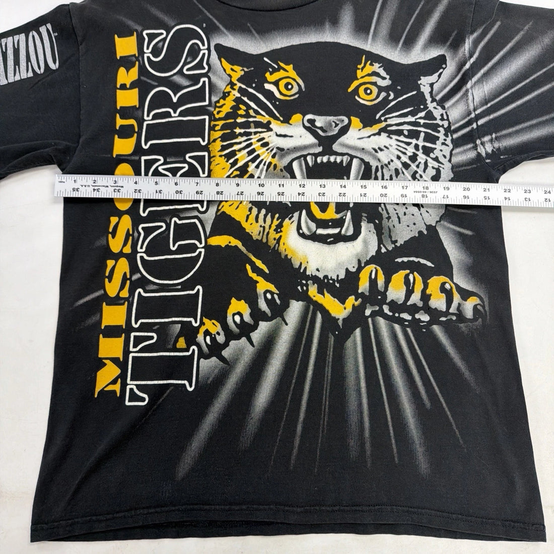 Vintage Missouri Tigers T-Shirt Size XL All Over Print NCAA
