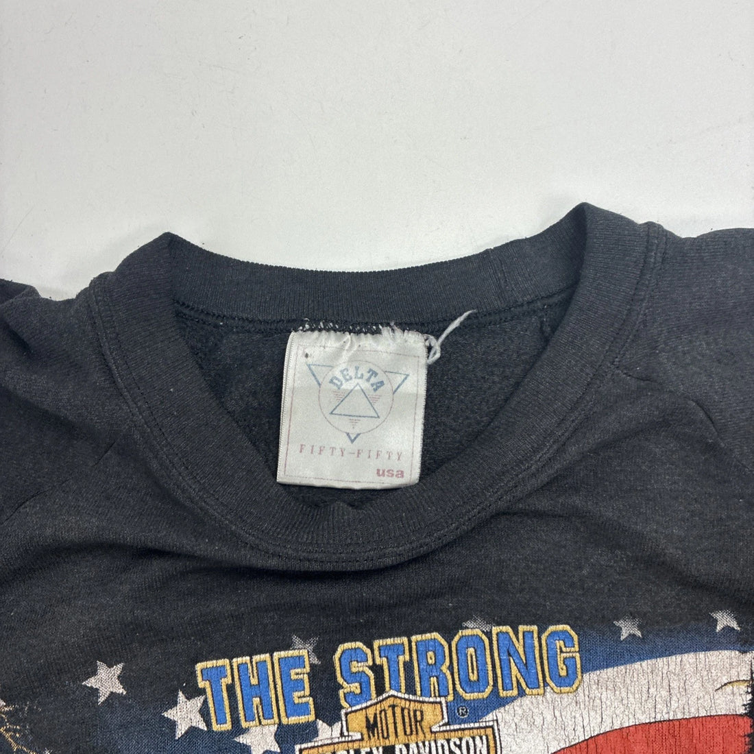 Vintage 3D Emblem Harley Davidson Motorcycles Strong Survive Sweatshirt Large