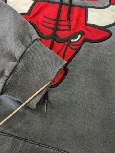 NWT Gray Vintage Chicago Bulls Embroidered Sweatshirt Cadre Athletic hotsell Size Large