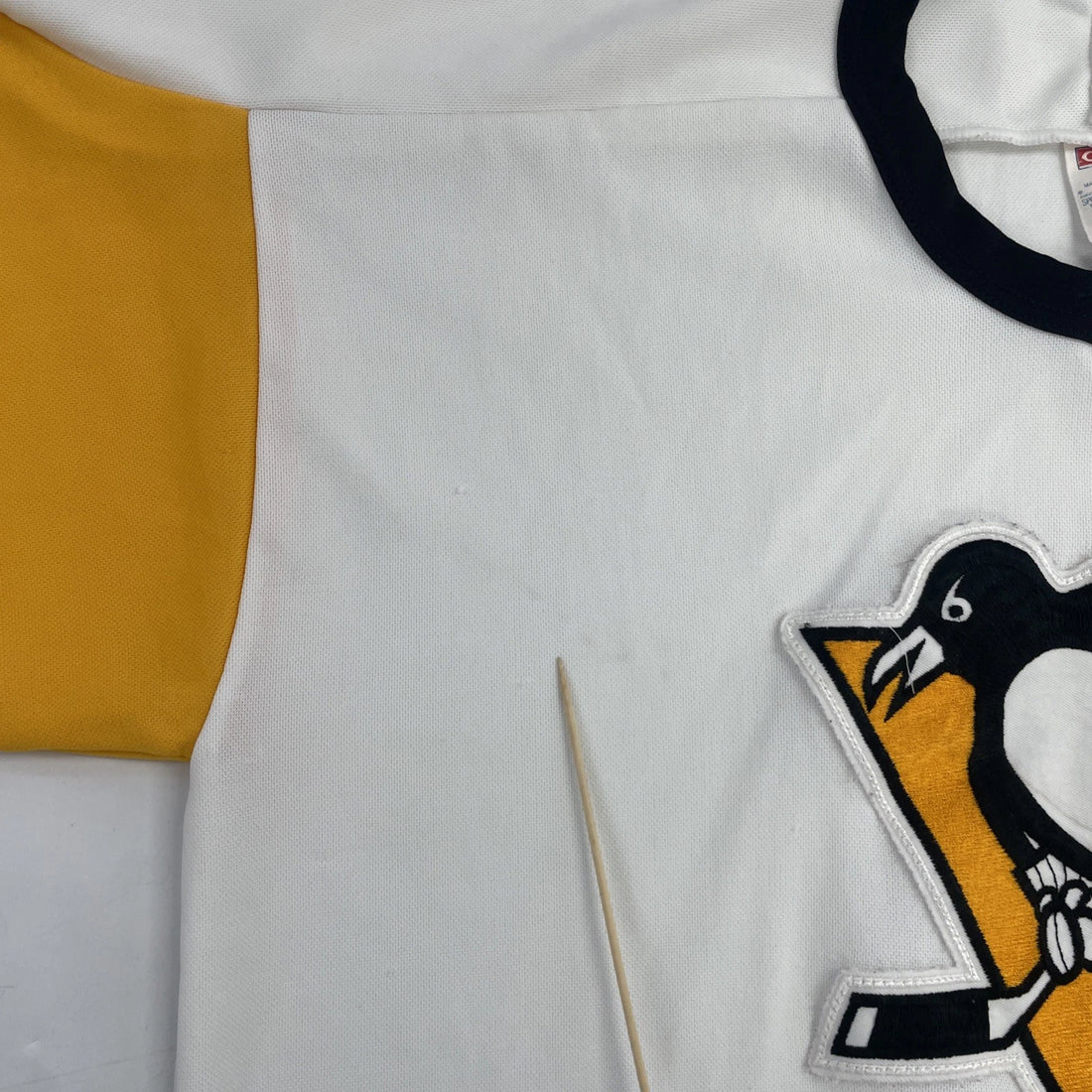 Vintage Pittsburgh Penguins CCM Hockey Jersey Size XL 90s NHL