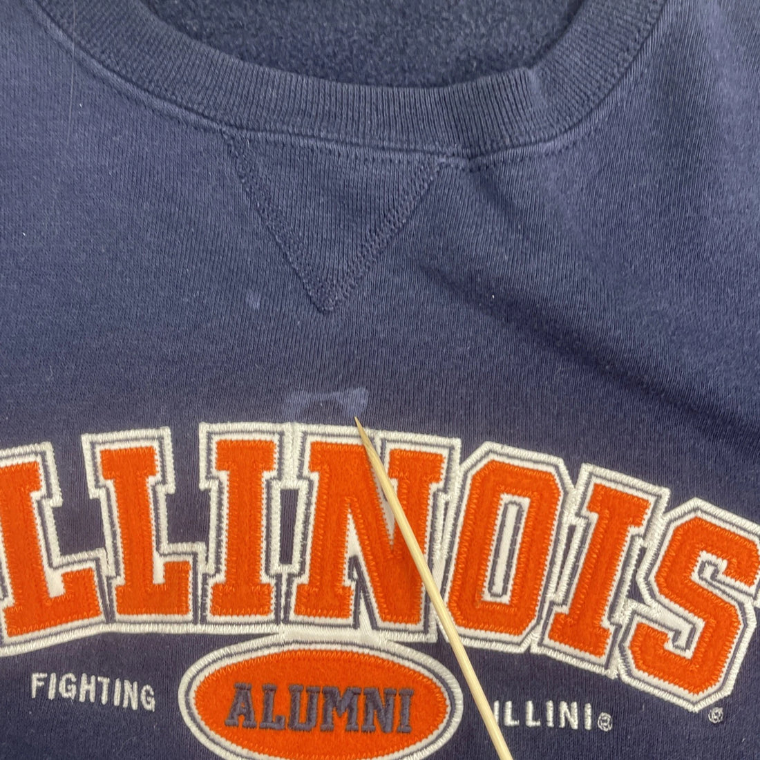 Illinois Fighting Illini Russell Athletic Crewneck Sweatshirt Size Medium NCAA