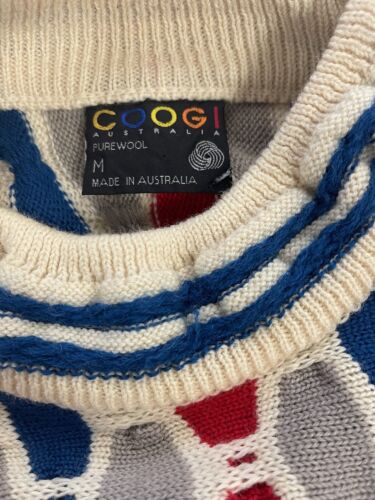 Vintage Coogi 3D Wool Knit Crewneck Sweater Size Medium Made Australia