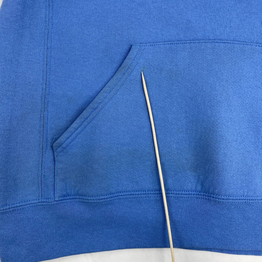 North Carolina Tar Heels Russell Athletic Sweatshirt Hoodie Size Medium NCAA