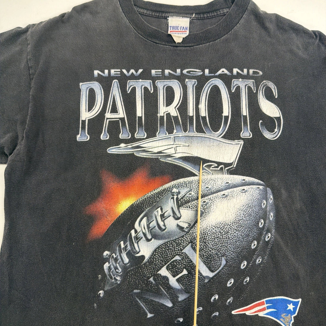 Vintage New England Patritos T-Shirt Size Large NFL