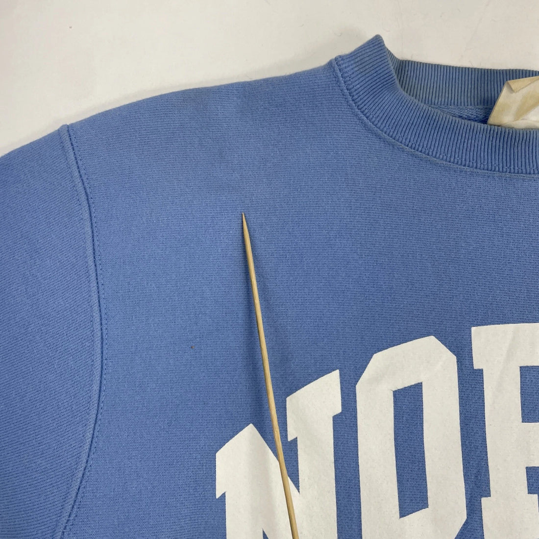 North Carolina Champion Reverse Weave Crewneck Sweatshirt Size Medium NCAA