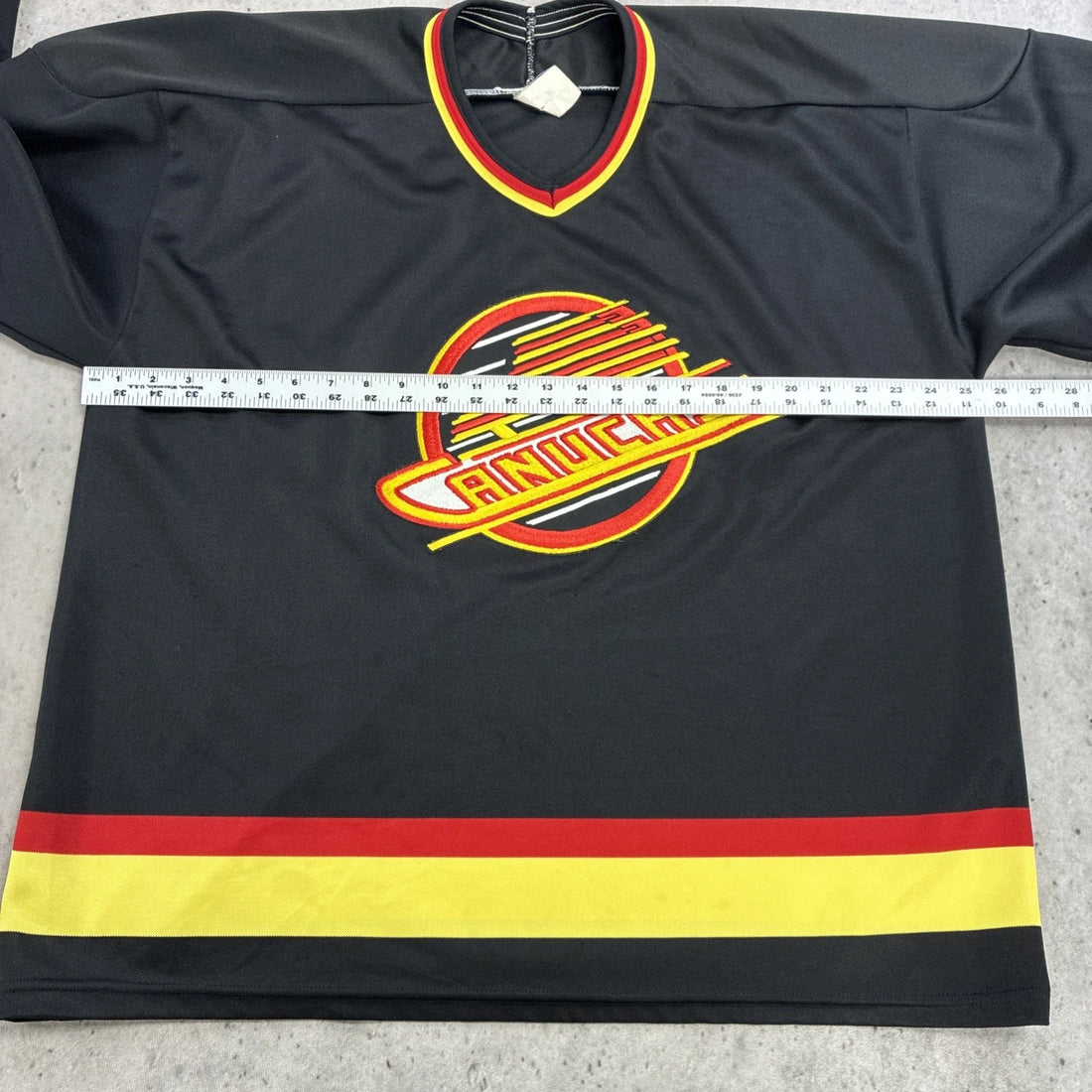 Vintage Vancouver Canucks CCM Jersey Size XL 90s NHL