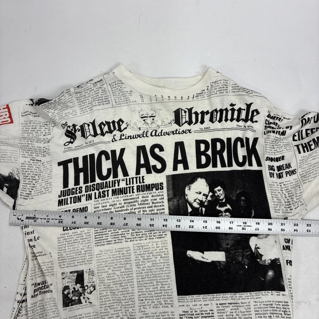 Vintage Jethro Tull Thick As A Brick Newspaper T-Shirt XL All Over Print 90s