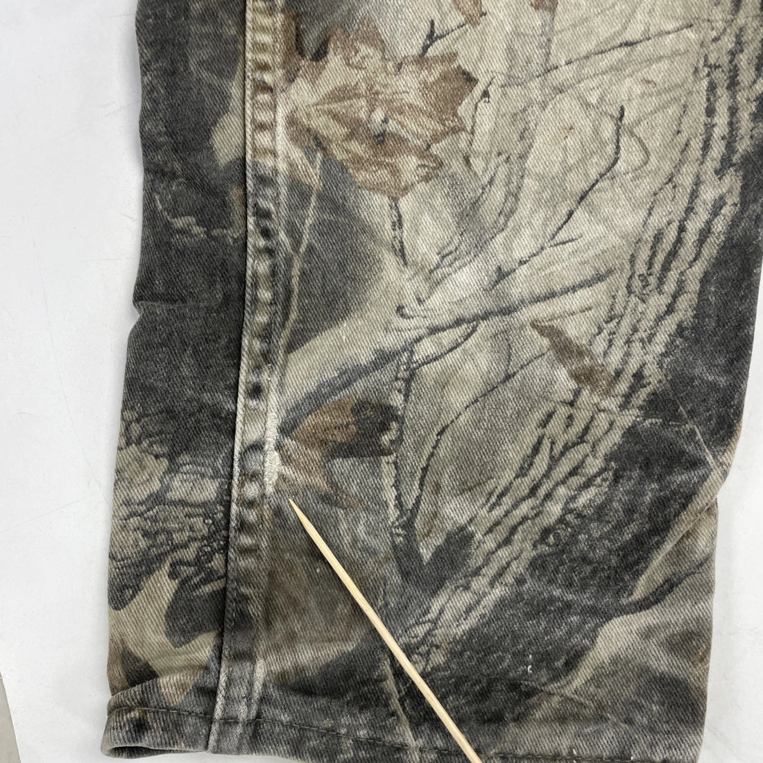 Vintage Wrangler Rugged Wear Realtree Hardwoods Camo Pants Size 36 X 32.5