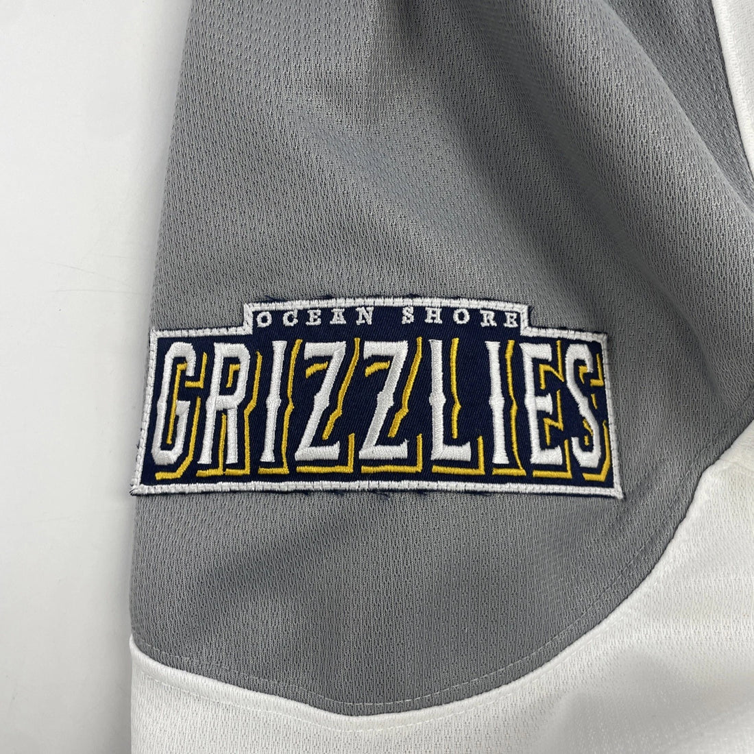 Ocean Shore Grizzlies Bauer Hockey Jersey Size Large Fight Strap