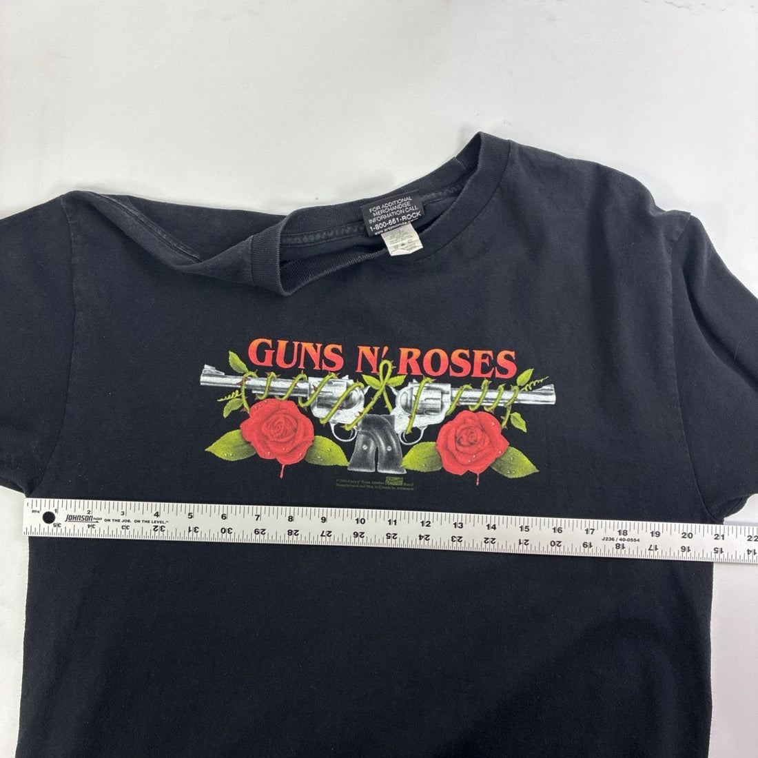 Vintage Guns N Roses Artimonde Band T-Shirt Size Large 2004